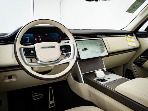 British Racing Green 2026 Land Rover Range Rover P615 SV