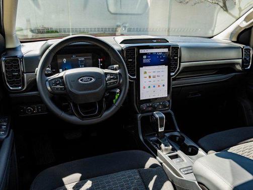 Ruby Red Metallic Tinted Clearcoat 2025 Ford Ranger XLT