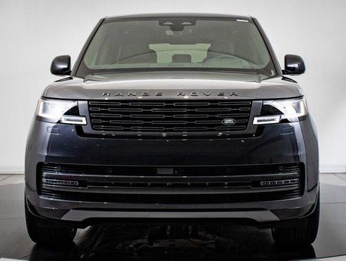 2025 Land Rover Range Rover P530 SE
