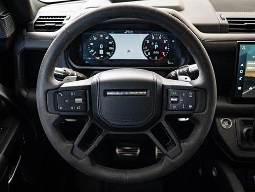 2022 Land Rover Defender V8