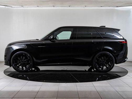 Santorini Black Metallic 2026 Land Rover Range Rover Sport SE