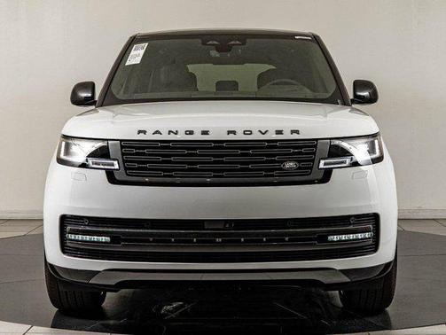 Fuji White 2026 Land Rover Range Rover P400 SE