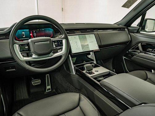 Fuji White 2026 Land Rover Range Rover P400 SE