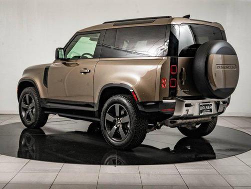 2023 Land Rover Defender 90 SE