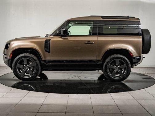 2023 Land Rover Defender 90 SE