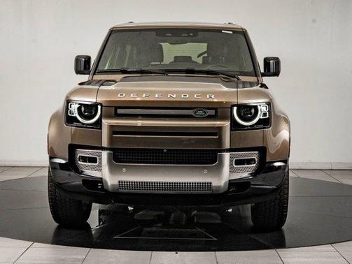 2023 Land Rover Defender 90 SE