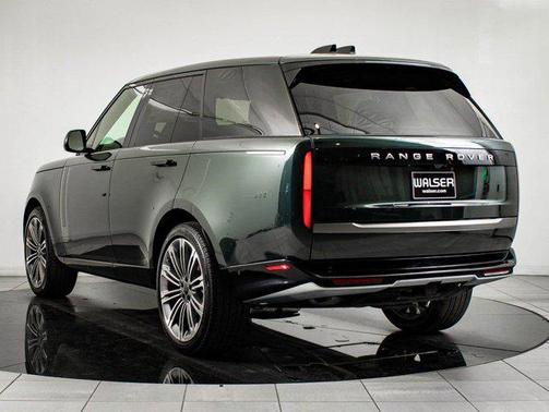 Green 2026 Land Rover Range Rover P400 SE