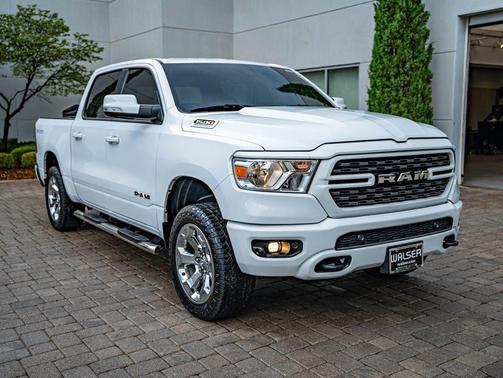 Bright White Clearcoat 2022 RAM 1500 Big Horn/Lone Star