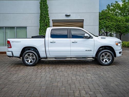 Bright White Clearcoat 2022 RAM 1500 Big Horn/Lone Star