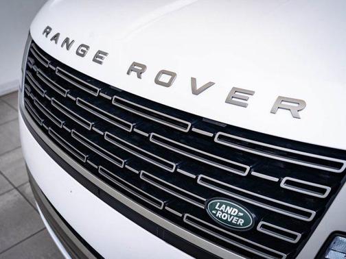 2025 Land Rover Range Rover P400 SE 7 Seat