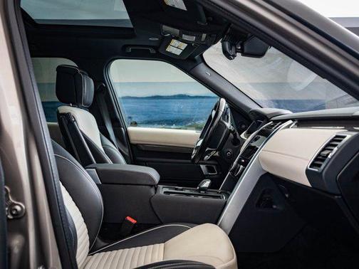 2022 Land Rover Discovery P360 S R-Dynamic