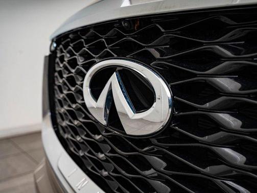 Gold 2023 INFINITI QX60 Luxe