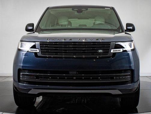 2025 Land Rover Range Rover P400 SE