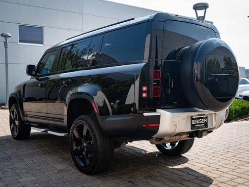 2023 Land Rover Defender 130 SE