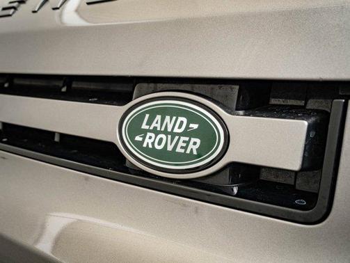2023 Land Rover Defender 130 X-Dynamic SE