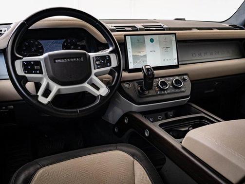 2023 Land Rover Defender 130 X-Dynamic SE