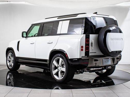 2025 Land Rover Defender 110 P400 X-Dynamic SE
