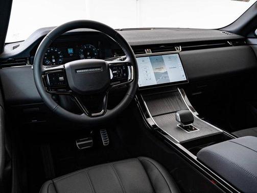 Fuji White 2026 Land Rover Range Rover Evoque Dynamic SE