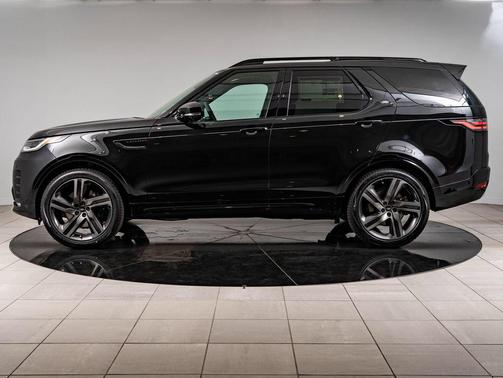 Santorini Black Metallic 2026 Land Rover Discovery Gemini Edition