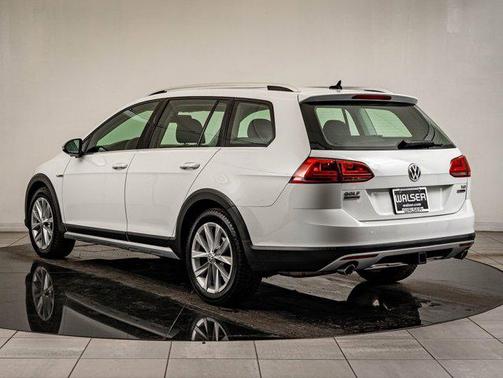2017 Volkswagen Golf Alltrack TSI SE