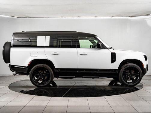 2026 Land Rover Defender V8