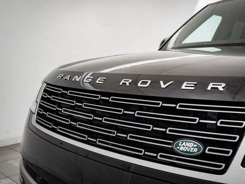 2025 Land Rover Range Rover P400 SE