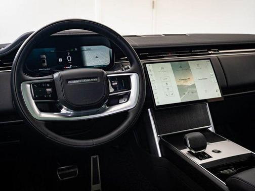 2025 Land Rover Range Rover P400 SE