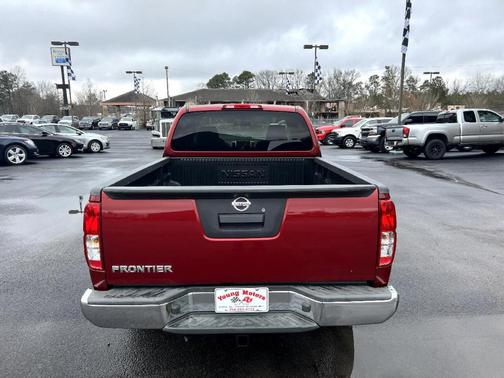 Photo 3 of 22 of 2015 Nissan Frontier S