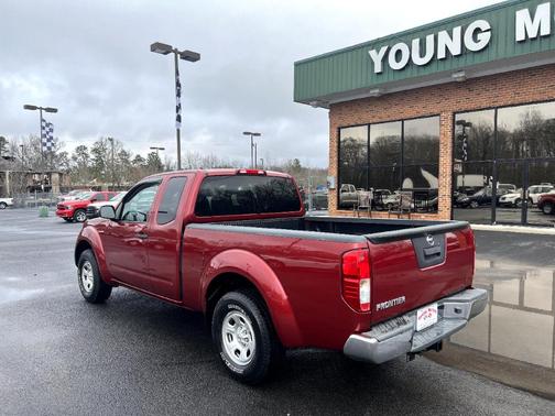 Photo 2 of 22 of 2015 Nissan Frontier S