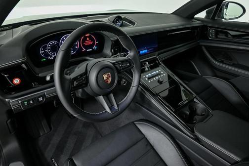 2026 Porsche Panamera 4 E-Hybrid