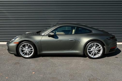 2022 Porsche 911 Carrera