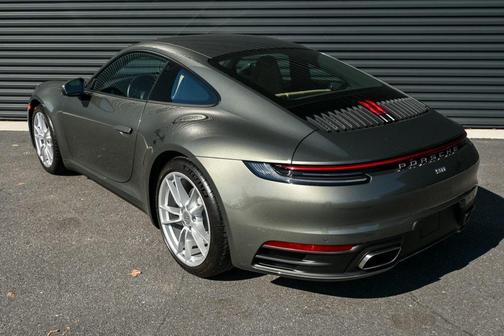 2022 Porsche 911 Carrera