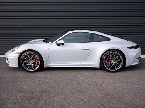 2025 Porsche 911 Carrera