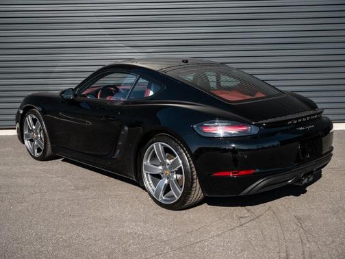 2024 Porsche 718 Cayman Base