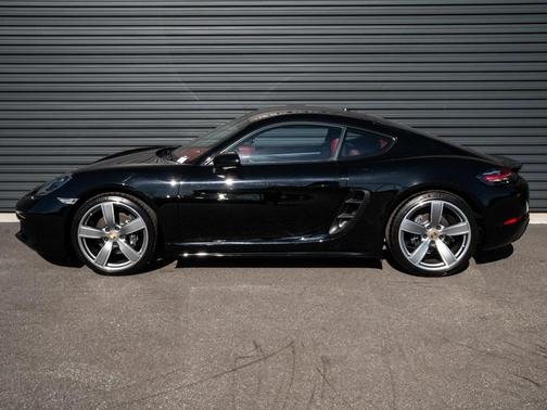 2024 Porsche 718 Cayman Base