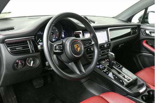 2022 Porsche Macan Base