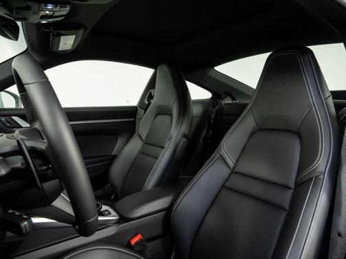 2025 Porsche 911 Carrera