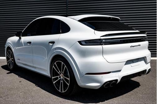 2025 Porsche Cayenne GTS