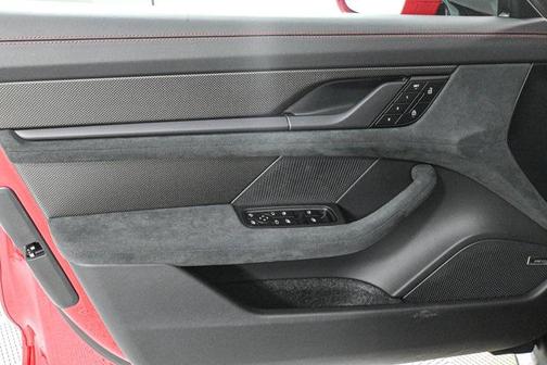 2025 Porsche Taycan GTS