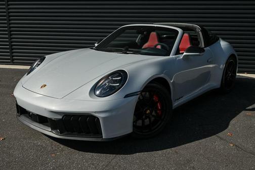 2025 Porsche 911 Targa 4 GTS