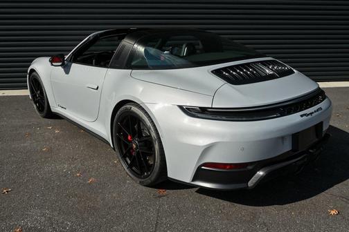 2025 Porsche 911 Targa 4 GTS