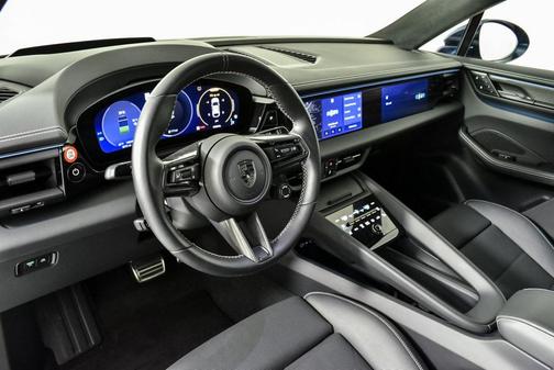 2025 Porsche Macan Turbo