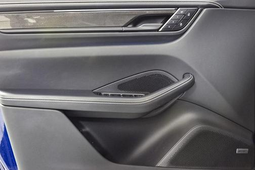 2025 Porsche Macan Turbo