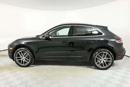 2022 Porsche Macan Base