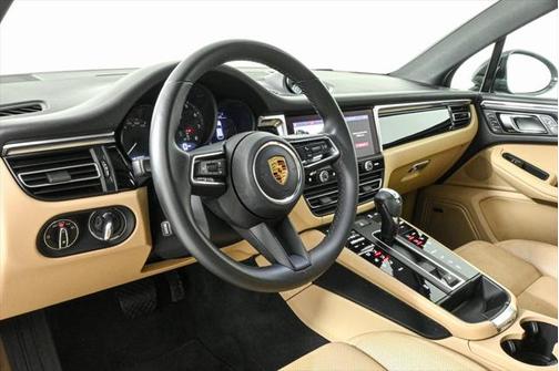 2022 Porsche Macan Base