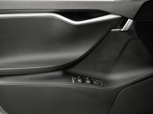 2016 Tesla Model S 75D