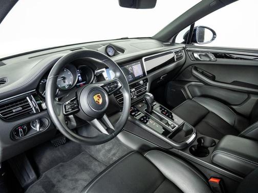 2022 Porsche Macan S