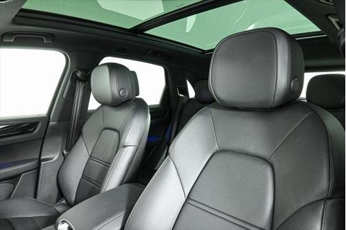 2023 Porsche Cayenne Base
