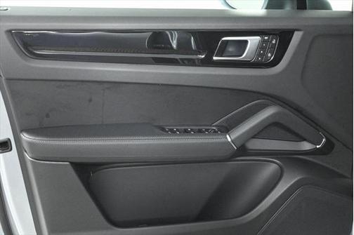 2023 Porsche Cayenne Base
