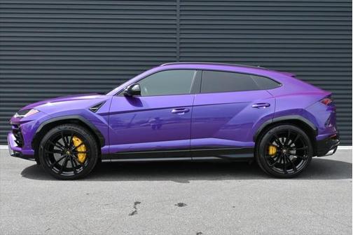 2022 Lamborghini Urus Base
